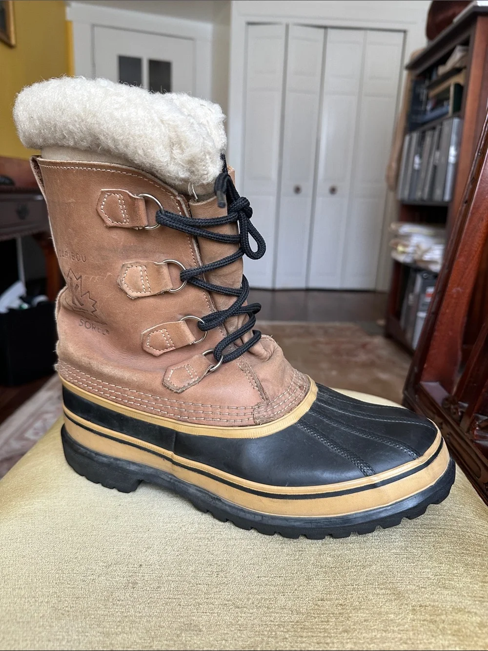Sorel Caribou Lace-Up Mid Waterproof Leather Wool Lined Cold Weather Boots